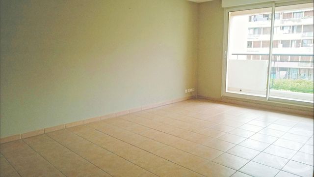 Afficher la photo en grand Appartement F2 à louer - 2 pièces - 47.79 m2 - MARSEILLE - 13001 - PROVENCE-ALPES-COTE-D-AZUR - Century 21 Longchamp Immobilier
