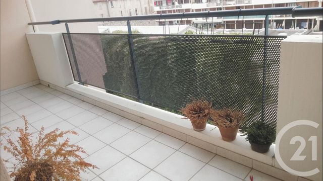 Afficher la photo en grand Appartement F2 à louer - 2 pièces - 47.79 m2 - MARSEILLE - 13001 - PROVENCE-ALPES-COTE-D-AZUR - Century 21 Longchamp Immobilier