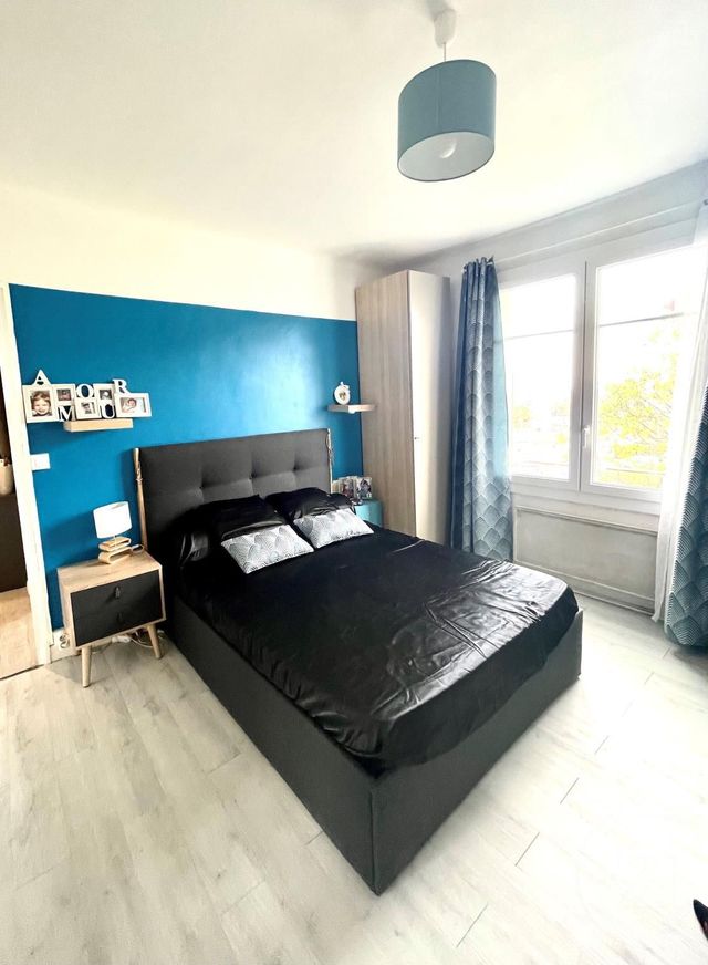 Afficher la photo en grand Appartement T3 à vendre - 3 pièces - 54.55 m2 - MARSEILLE - 13004 - PROVENCE-ALPES-COTE-D-AZUR - Century 21 Longchamp Immobilier
