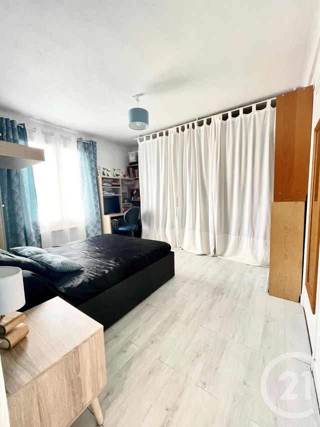 Afficher la photo en grand Appartement T3 à vendre - 3 pièces - 54.55 m2 - MARSEILLE - 13004 - PROVENCE-ALPES-COTE-D-AZUR - Century 21 Longchamp Immobilier