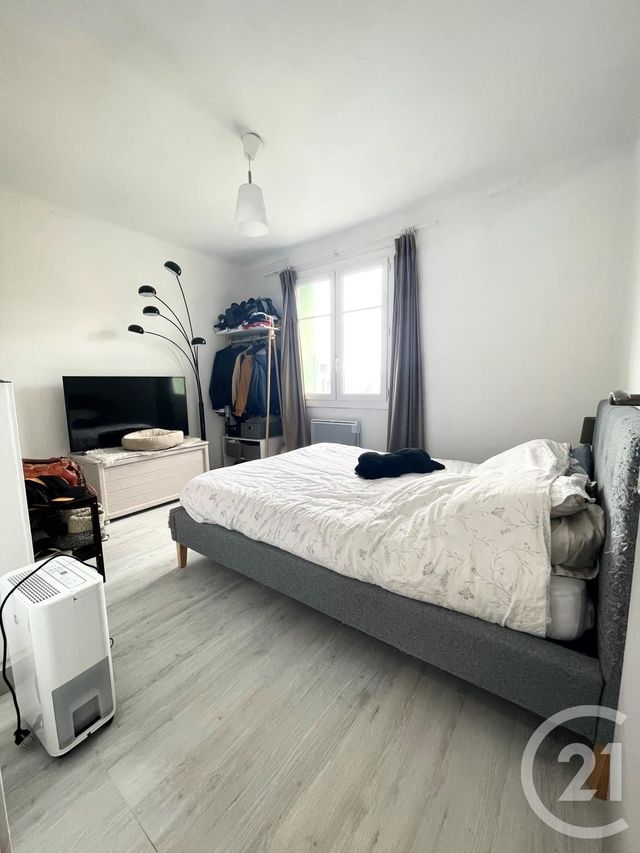 Afficher la photo en grand Appartement T3 à vendre - 3 pièces - 54.55 m2 - MARSEILLE - 13004 - PROVENCE-ALPES-COTE-D-AZUR - Century 21 Longchamp Immobilier
