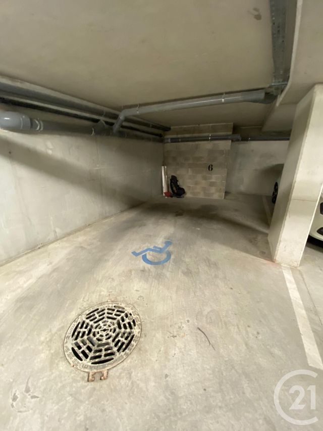 Afficher la photo en grand Appartement T3 à vendre - 3 pièces - 61.13 m2 - MARSEILLE - 13005 - PROVENCE-ALPES-COTE-D-AZUR - Century 21 Longchamp Immobilier