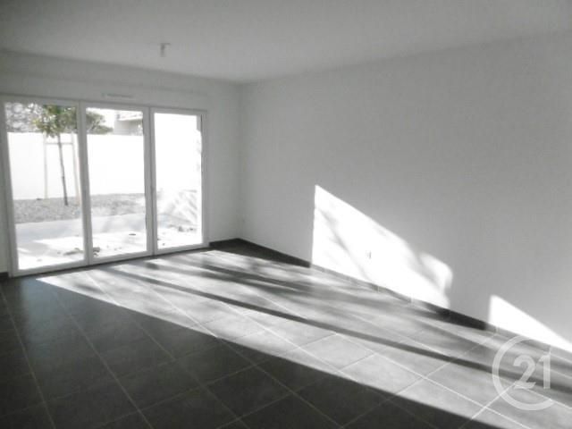 Afficher la photo en grand Appartement T3 à vendre - 3 pièces - 61.13 m2 - MARSEILLE - 13005 - PROVENCE-ALPES-COTE-D-AZUR - Century 21 Longchamp Immobilier