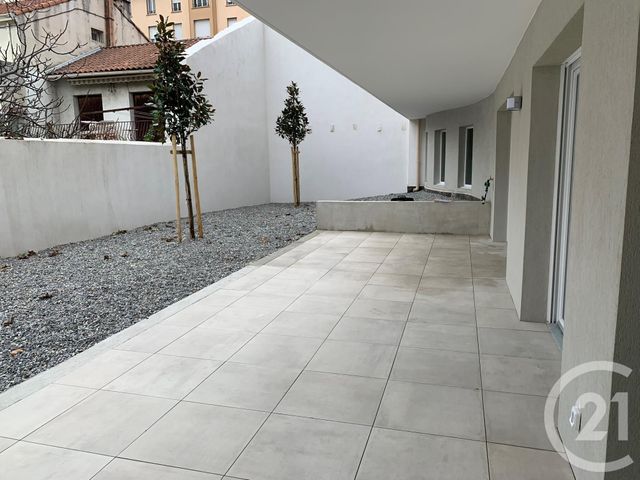 Afficher la photo en grand Appartement T3 à vendre - 3 pièces - 61.13 m2 - MARSEILLE - 13005 - PROVENCE-ALPES-COTE-D-AZUR - Century 21 Longchamp Immobilier