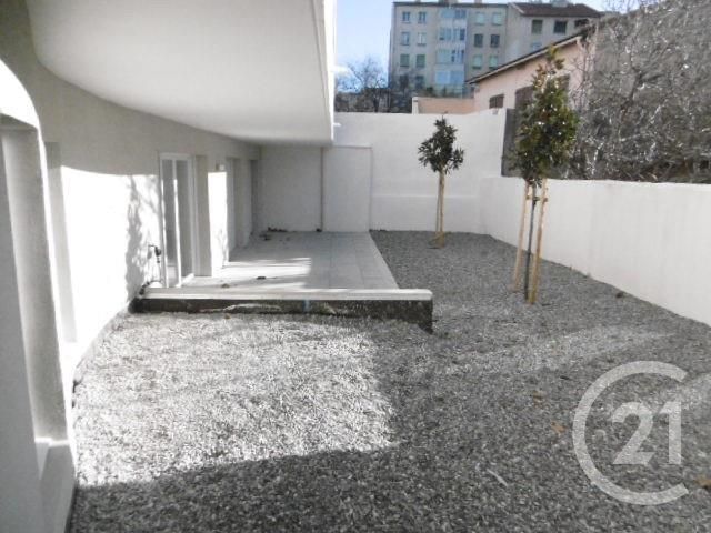 Afficher la photo en grand Appartement T3 à vendre - 3 pièces - 61.13 m2 - MARSEILLE - 13005 - PROVENCE-ALPES-COTE-D-AZUR - Century 21 Longchamp Immobilier