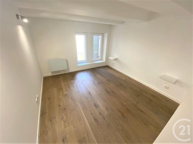 Appartement F3 à vendre - 3 pièces - 76.63 m2 - MARSEILLE - 13001 - PROVENCE-ALPES-COTE-D-AZUR - Century 21 Longchamp Immobilier Appartement F3 à vendre - 3 pièces - 76.63 m2 - MARSEILLE - 13001 - PROVENCE-ALPES-COTE-D-AZUR - Century 21 Longchamp Immobilier