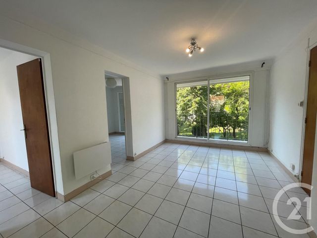 Appartement T3 à vendre - 3 pièces - 46.87 m2 - MARSEILLE - 13013 - PROVENCE-ALPES-COTE-D-AZUR - Century 21 Longchamp Immobilier Appartement T3 à vendre - 3 pièces - 46.87 m2 - MARSEILLE - 13013 - PROVENCE-ALPES-COTE-D-AZUR - Century 21 Longchamp Immobilier