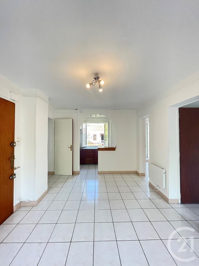 Appartement T3 à vendre - 3 pièces - 46.87 m2 - MARSEILLE - 13013 - PROVENCE-ALPES-COTE-D-AZUR - Century 21 Longchamp Immobilier Appartement T3 à vendre - 3 pièces - 46.87 m2 - MARSEILLE - 13013 - PROVENCE-ALPES-COTE-D-AZUR - Century 21 Longchamp Immobilier