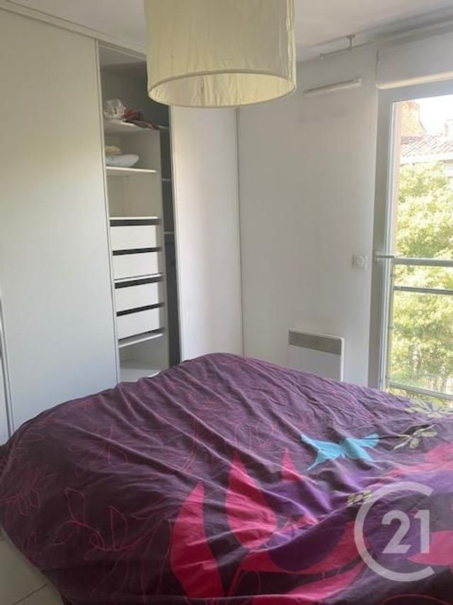 Appartement T2 à louer - 2 pièces - 37.99 m2 - MARSEILLE - 13004 - PROVENCE-ALPES-COTE-D-AZUR - Century 21 Longchamp Immobilier Appartement T2 à louer - 2 pièces - 37.99 m2 - MARSEILLE - 13004 - PROVENCE-ALPES-COTE-D-AZUR - Century 21 Longchamp Immobilier
