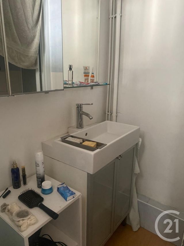 Appartement T2 à louer - 2 pièces - 41.1 m2 - MARSEILLE - 13004 - PROVENCE-ALPES-COTE-D-AZUR - Century 21 Longchamp Immobilier Appartement T2 à louer - 2 pièces - 41.1 m2 - MARSEILLE - 13004 - PROVENCE-ALPES-COTE-D-AZUR - Century 21 Longchamp Immobilier