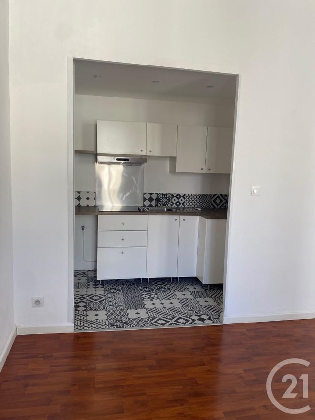 Appartement T2 à louer - 2 pièces - 41.1 m2 - MARSEILLE - 13004 - PROVENCE-ALPES-COTE-D-AZUR - Century 21 Longchamp Immobilier Appartement T2 à louer - 2 pièces - 41.1 m2 - MARSEILLE - 13004 - PROVENCE-ALPES-COTE-D-AZUR - Century 21 Longchamp Immobilier