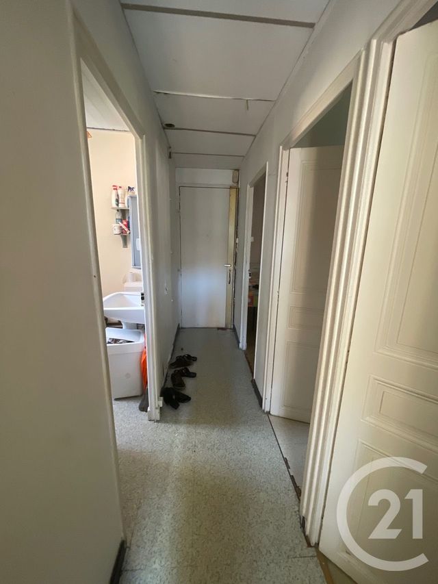 Afficher la photo en grand Appartement T2 à vendre - 3 pièces - 50.0 m2 - MARSEILLE - 13004 - PROVENCE-ALPES-COTE-D-AZUR - Century 21 Longchamp Immobilier