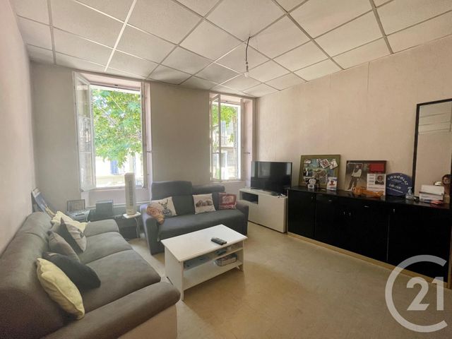 Afficher la photo en grand Appartement T2 à vendre - 3 pièces - 50.0 m2 - MARSEILLE - 13004 - PROVENCE-ALPES-COTE-D-AZUR - Century 21 Longchamp Immobilier