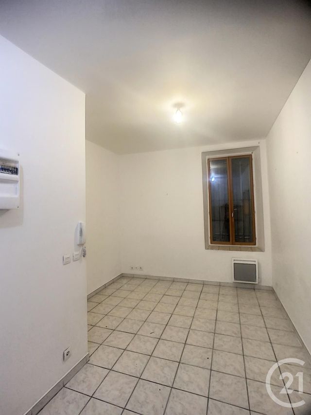 Afficher la photo en grand Appartement T2 à louer - 2 pièces - 26.7 m2 - MARSEILLE - 13003 - PROVENCE-ALPES-COTE-D-AZUR - Century 21 Longchamp Immobilier