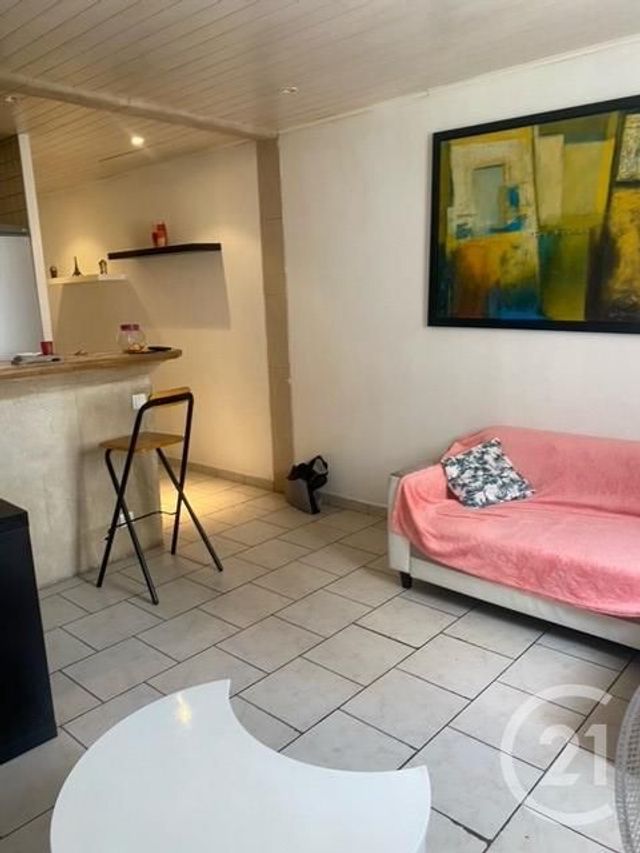 Afficher la photo en grand Appartement F2 à louer - 2 pièces - 31.38 m2 - MARSEILLE - 13004 - PROVENCE-ALPES-COTE-D-AZUR - Century 21 Longchamp Immobilier