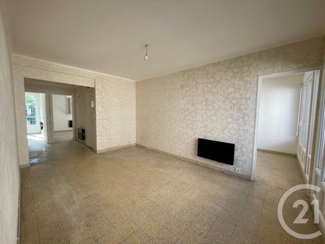 Afficher la photo en grand Appartement T4 à vendre - 4 pièces - 63.82 m2 - MARSEILLE - 13004 - PROVENCE-ALPES-COTE-D-AZUR - Century 21 Longchamp Immobilier