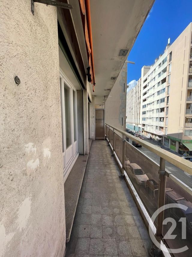 Afficher la photo en grand Appartement T4 à vendre - 4 pièces - 63.82 m2 - MARSEILLE - 13004 - PROVENCE-ALPES-COTE-D-AZUR - Century 21 Longchamp Immobilier