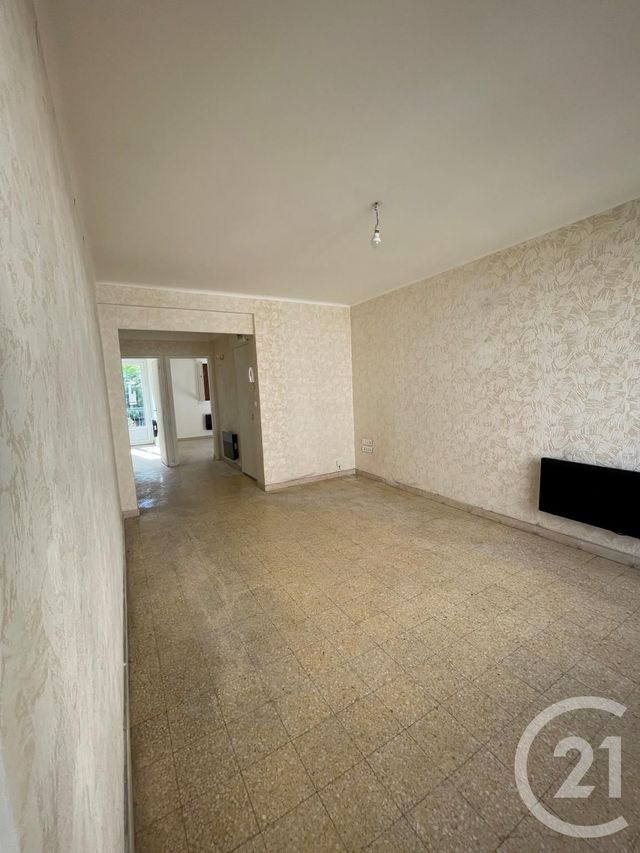 Afficher la photo en grand Appartement T4 à vendre - 4 pièces - 63.82 m2 - MARSEILLE - 13004 - PROVENCE-ALPES-COTE-D-AZUR - Century 21 Longchamp Immobilier