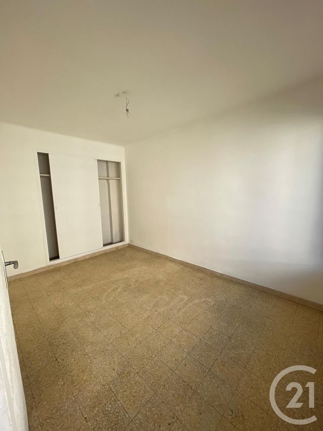 Afficher la photo en grand Appartement T4 à vendre - 4 pièces - 63.82 m2 - MARSEILLE - 13004 - PROVENCE-ALPES-COTE-D-AZUR - Century 21 Longchamp Immobilier