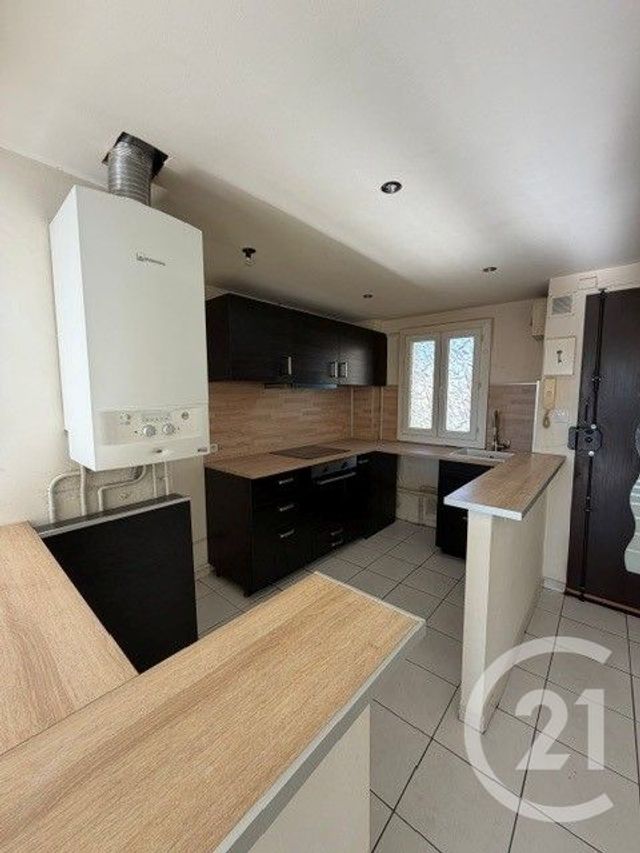Appartement T3 à vendre - 3 pièces - 50.46 m2 - MARSEILLE - 13004 - PROVENCE-ALPES-COTE-D-AZUR - Century 21 Longchamp Immobilier
