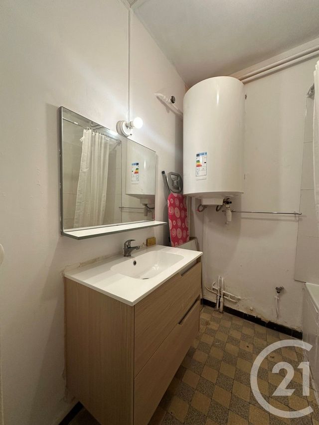 Appartement F2 à louer - 2 pièces - 50.2 m2 - MARSEILLE - 13005 - PROVENCE-ALPES-COTE-D-AZUR - Century 21 Longchamp Immobilier