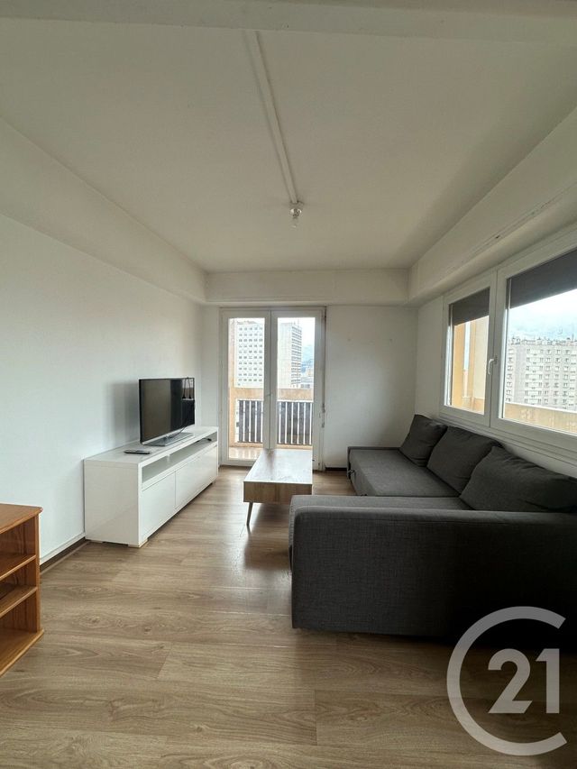 Appartement F2 à louer - 2 pièces - 50.2 m2 - MARSEILLE - 13005 - PROVENCE-ALPES-COTE-D-AZUR - Century 21 Longchamp Immobilier