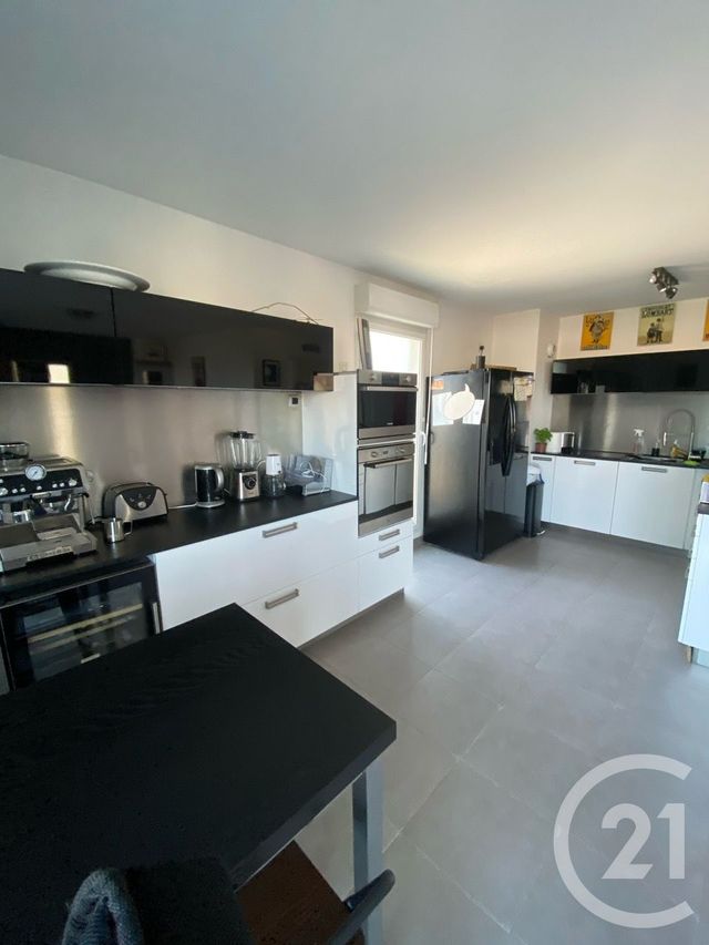 Appartement F3 à vendre - 3 pièces - 77.15 m2 - MARSEILLE - 13010 - PROVENCE-ALPES-COTE-D-AZUR - Century 21 Longchamp Immobilier