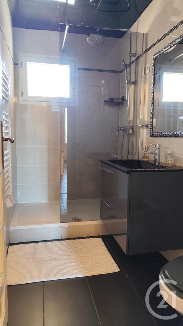 Afficher la photo en grand Appartement à vendre - 4 pièces - 69.0 m2 - MARSEILLE - 13004 - PROVENCE-ALPES-COTE-D-AZUR - Century 21 Longchamp Immobilier