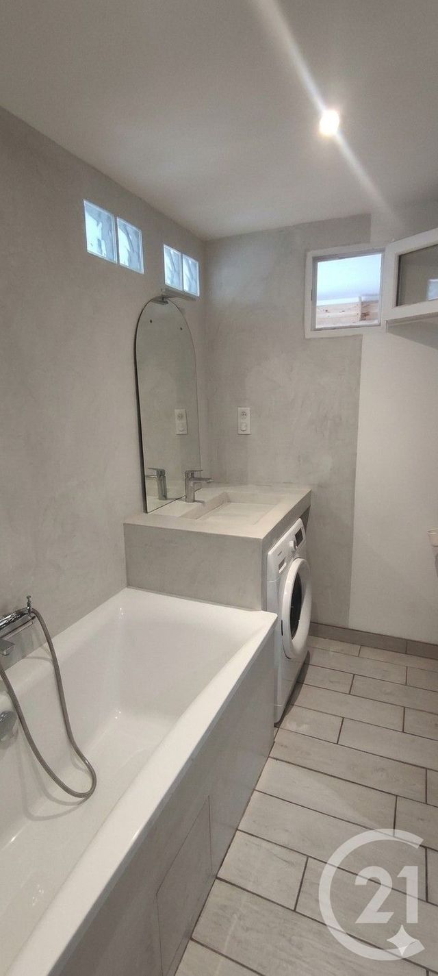 Appartement T3 à louer - 3 pièces - 63.42 m2 - MARSEILLE - 13004 - PROVENCE-ALPES-COTE-D-AZUR - Century 21 Longchamp Immobilier