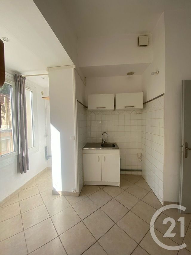 Appartement à vendre - 2 pièces - 41.85 m2 - MARSEILLE - 13004 - PROVENCE-ALPES-COTE-D-AZUR - Century 21 Longchamp Immobilier