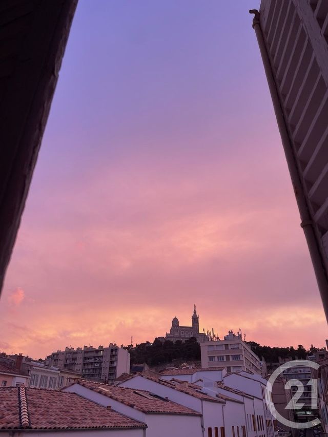 Appartement F3 à louer - 3 pièces - 99.42 m2 - MARSEILLE - 13006 - PROVENCE-ALPES-COTE-D-AZUR - Century 21 Longchamp Immobilier