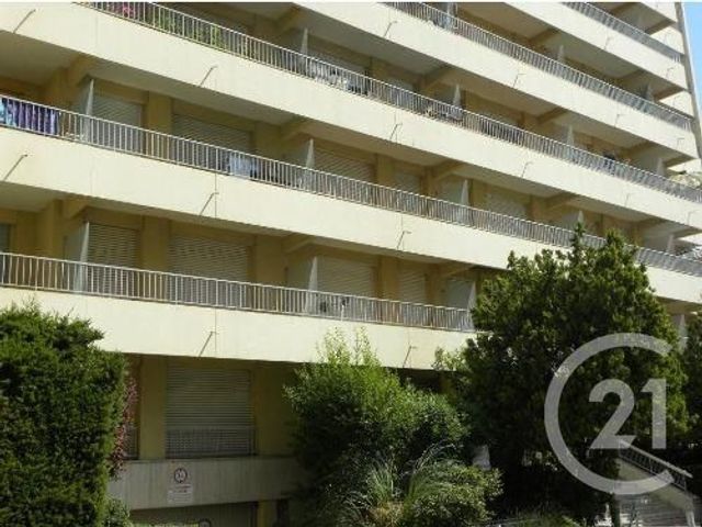 Afficher la photo en grand Appartement F1 à louer - 1 pièce - 29.54 m2 - MARSEILLE - 13005 - PROVENCE-ALPES-COTE-D-AZUR - Century 21 Longchamp Immobilier