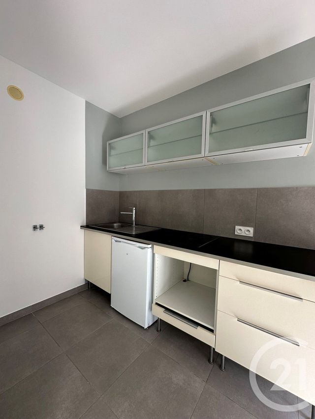 Afficher la photo en grand Appartement F1 à louer - 1 pièce - 29.54 m2 - MARSEILLE - 13005 - PROVENCE-ALPES-COTE-D-AZUR - Century 21 Longchamp Immobilier