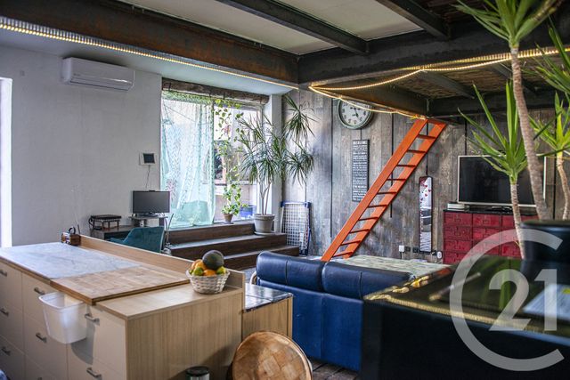 Afficher la photo en grand Appartement F2 bis à vendre - 2 pièces - 58.75 m2 - MARSEILLE - 13004 - PROVENCE-ALPES-COTE-D-AZUR - Century 21 Longchamp Immobilier
