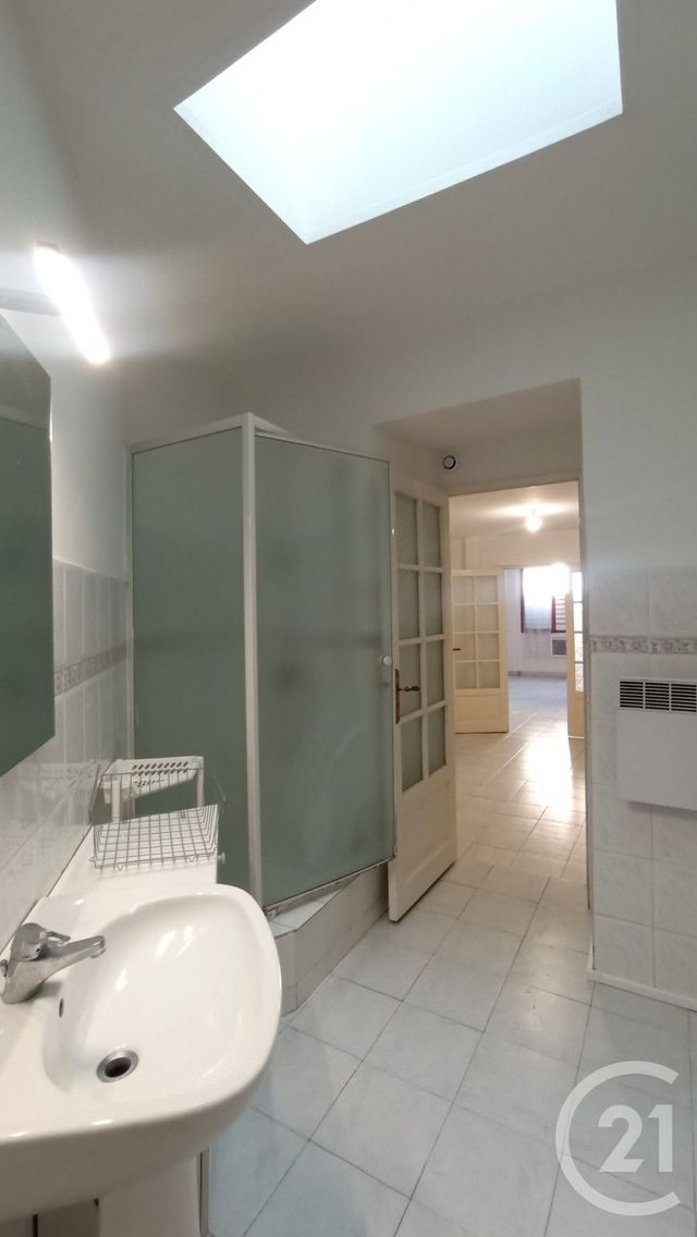 Appartement F1 bis à louer - 2 pièces - 51.18 m2 - MARSEILLE - 13004 - PROVENCE-ALPES-COTE-D-AZUR - Century 21 Longchamp Immobilier