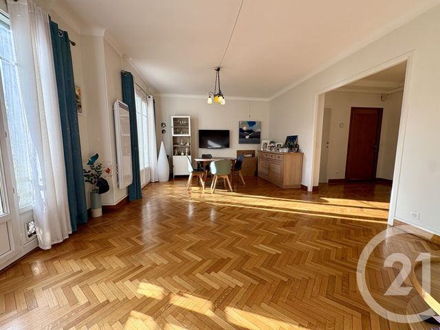 Appartement T4 à vendre - 4 pièces - 117.05 m2 - MARSEILLE - 13005 - PROVENCE-ALPES-COTE-D-AZUR - Century 21 Longchamp Immobilier