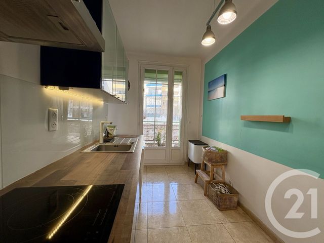 Appartement T4 à vendre - 4 pièces - 117.05 m2 - MARSEILLE - 13005 - PROVENCE-ALPES-COTE-D-AZUR - Century 21 Longchamp Immobilier