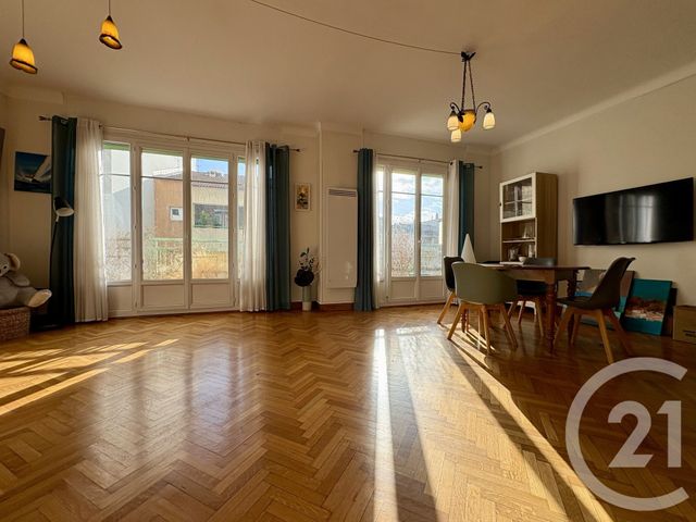 Appartement T4 à vendre - 4 pièces - 117.05 m2 - MARSEILLE - 13005 - PROVENCE-ALPES-COTE-D-AZUR - Century 21 Longchamp Immobilier