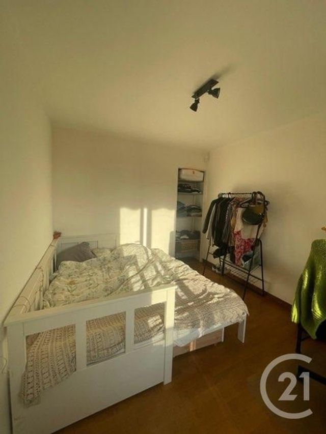 Appartement Chambre à louer - 1 pièce - 11.0 m2 - MARSEILLE - 13004 - PROVENCE-ALPES-COTE-D-AZUR - Century 21 Longchamp Immobilier