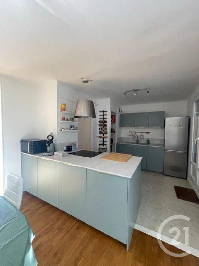 Appartement Chambre à louer - 1 pièce - 11.0 m2 - MARSEILLE - 13004 - PROVENCE-ALPES-COTE-D-AZUR - Century 21 Longchamp Immobilier