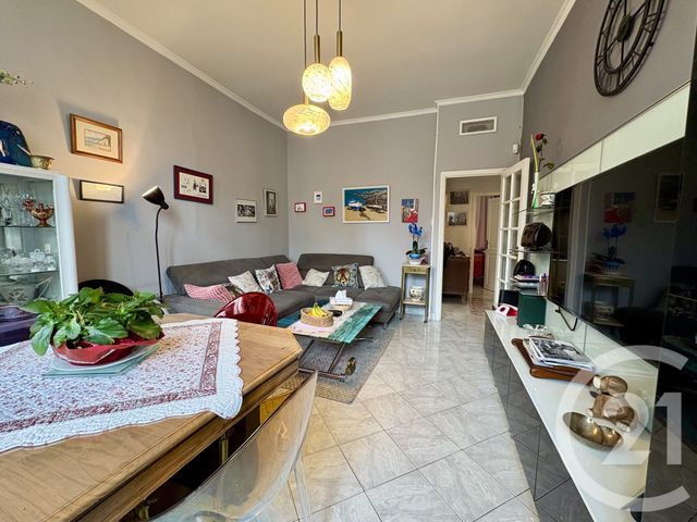 Appartement T3 à vendre - 3 pièces - 69.5 m2 - MARSEILLE - 13004 - PROVENCE-ALPES-COTE-D-AZUR - Century 21 Longchamp Immobilier