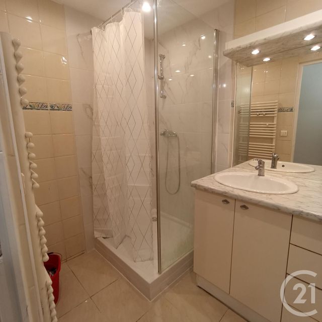 Appartement F3 à louer - 3 pièces - 60.48 m2 - MARSEILLE - 13008 - PROVENCE-ALPES-COTE-D-AZUR - Century 21 Longchamp Immobilier