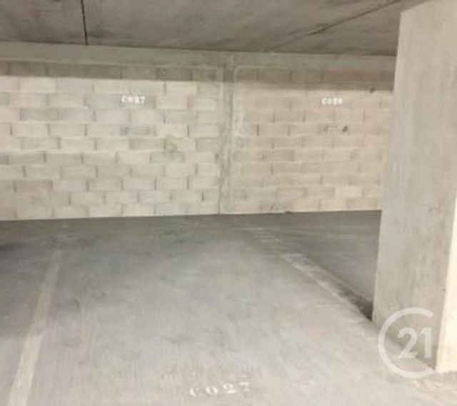 parking à louer - 15.0 m2 - MARSEILLE - 13004 - PROVENCE-ALPES-COTE-D-AZUR - Century 21 Longchamp Immobilier