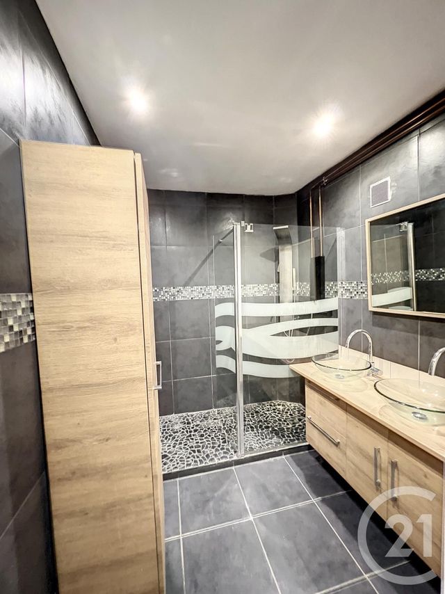 Appartement T4 à louer - 4 pièces - 70.3 m2 - MARSEILLE - 13002 - PROVENCE-ALPES-COTE-D-AZUR - Century 21 Longchamp Immobilier