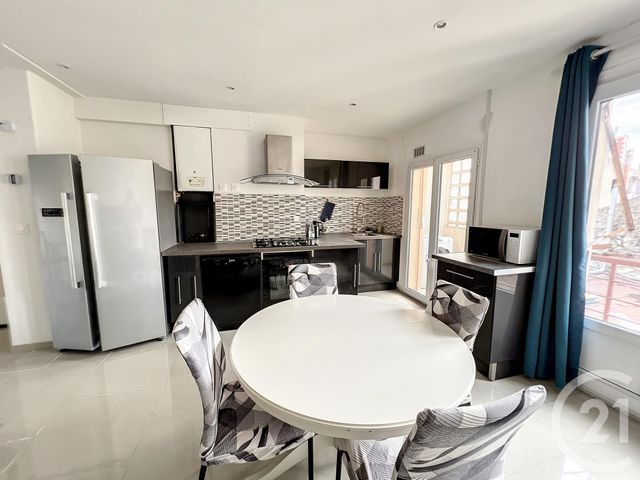 Appartement T4 à louer - 4 pièces - 70.3 m2 - MARSEILLE - 13002 - PROVENCE-ALPES-COTE-D-AZUR - Century 21 Longchamp Immobilier