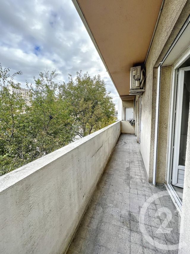 Appartement T4 à louer - 4 pièces - 70.3 m2 - MARSEILLE - 13002 - PROVENCE-ALPES-COTE-D-AZUR - Century 21 Longchamp Immobilier