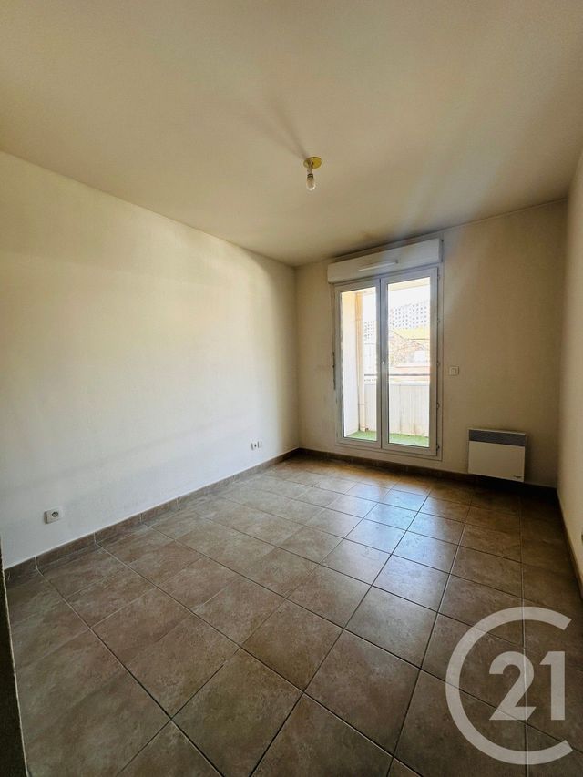 Appartement T3 à vendre - 3 pièces - 66.64 m2 - MARSEILLE - 13004 - PROVENCE-ALPES-COTE-D-AZUR - Century 21 Longchamp Immobilier