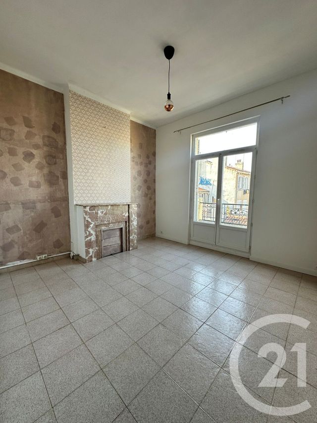 Appartement T2 à vendre - 2 pièces - 34.14 m2 - MARSEILLE - 13005 - PROVENCE-ALPES-COTE-D-AZUR - Century 21 Longchamp Immobilier