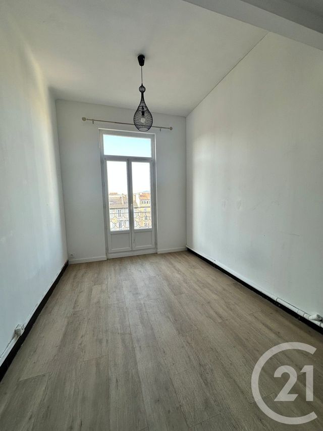 Appartement T2 à vendre - 2 pièces - 34.14 m2 - MARSEILLE - 13005 - PROVENCE-ALPES-COTE-D-AZUR - Century 21 Longchamp Immobilier
