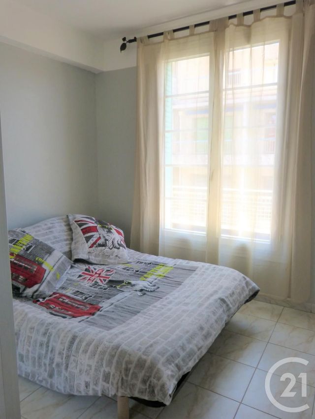 Appartement T2 à vendre - 2 pièces - 35.3 m2 - MARSEILLE - 13005 - PROVENCE-ALPES-COTE-D-AZUR - Century 21 Longchamp Immobilier